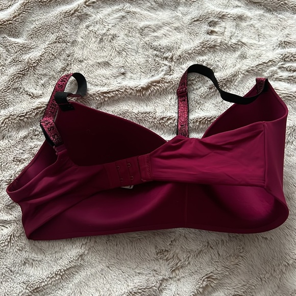 Victoria’s Secret lightly lined wireless t-shirt bra 36DD - Picture 2 of 3